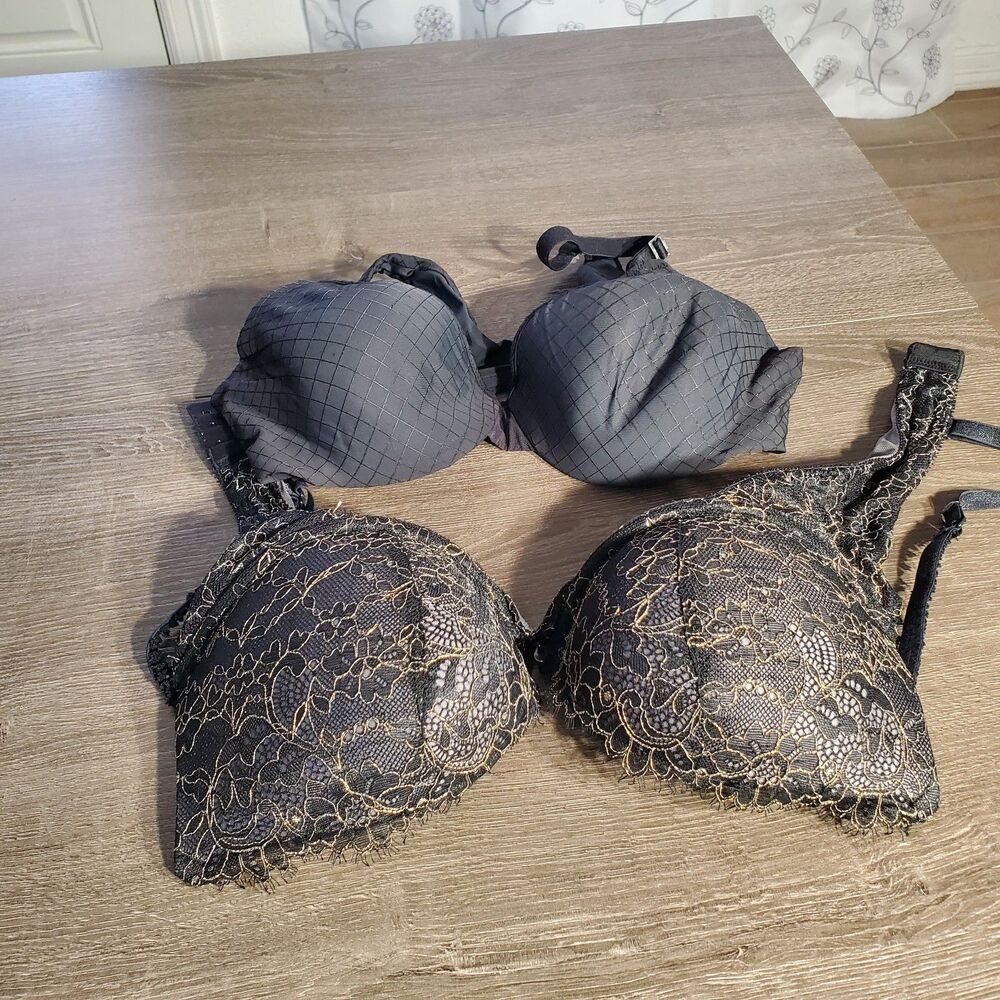 WACOAL-HANES  BRA  BLACK  SIZE 36B